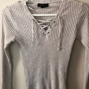 Criss cross front long sleeve